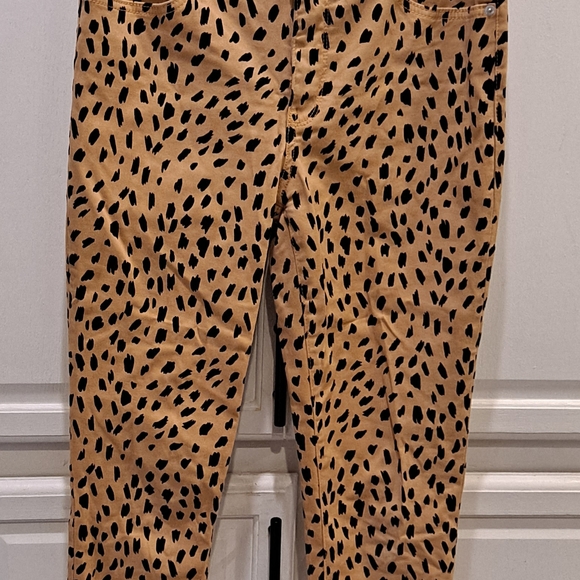 Crown & Ivy Tan and Black Animal Print Skinny Pants - Picture 1 of 4